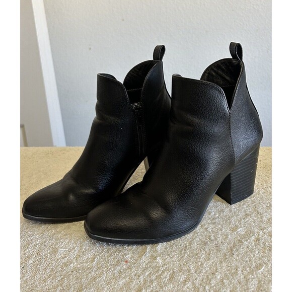 RUE 21 Women's Black Decorative Ankle Boots 3 " Heel Size 6 Vegan - Picture 1 of 7